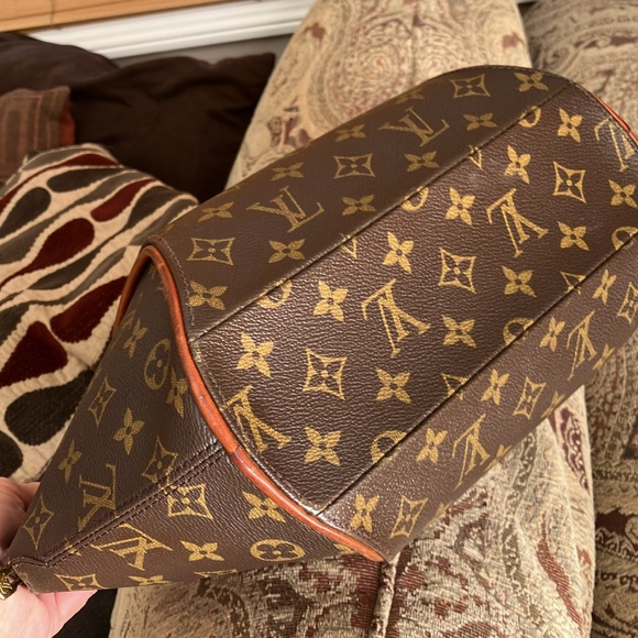 LOUIS VUITTON Ellipse in fabulous pre-loved condition. Authenticated - Picture 13 of 17